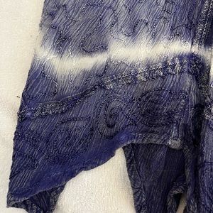 Blue/White Detailed Cover-Up